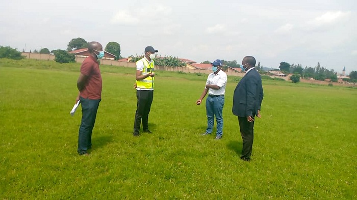 Ikibuga cy'indege cya Ruhengeri gikozwe n'ibyatsi, kirimo gukorerwa isuku