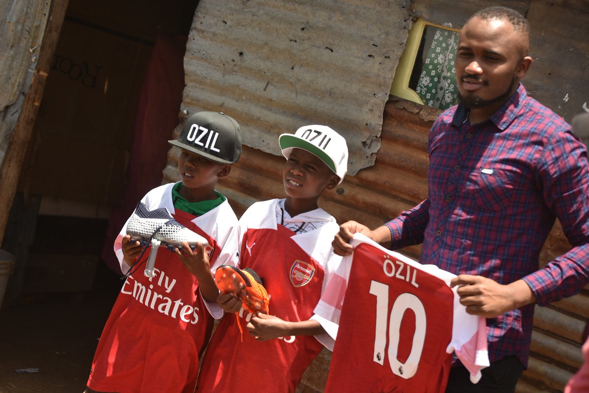 Umunyamakuru Erick Njiru yagize uruhare mu guhuza Ozil na Lawrence