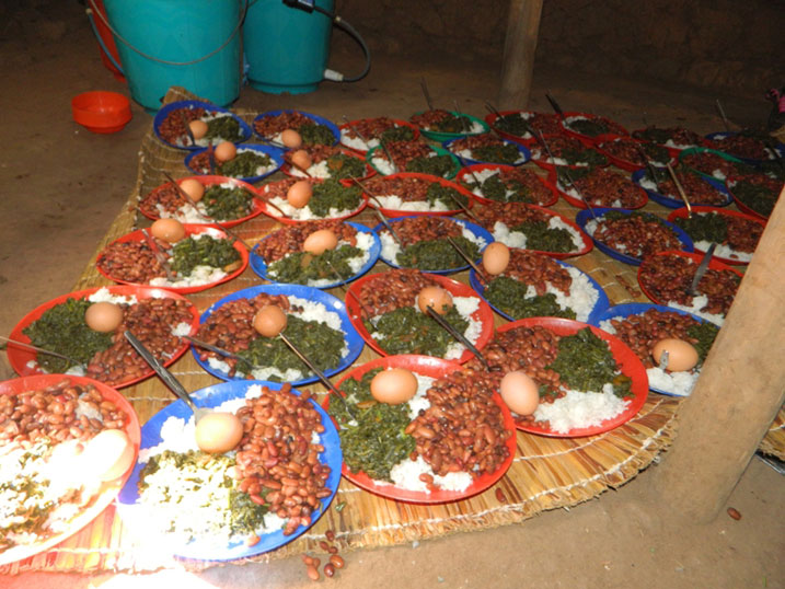 Indyo yuzuye igizwe n'ibyubaka umubiri, ibitera imbagara n'ibirinda indwara.