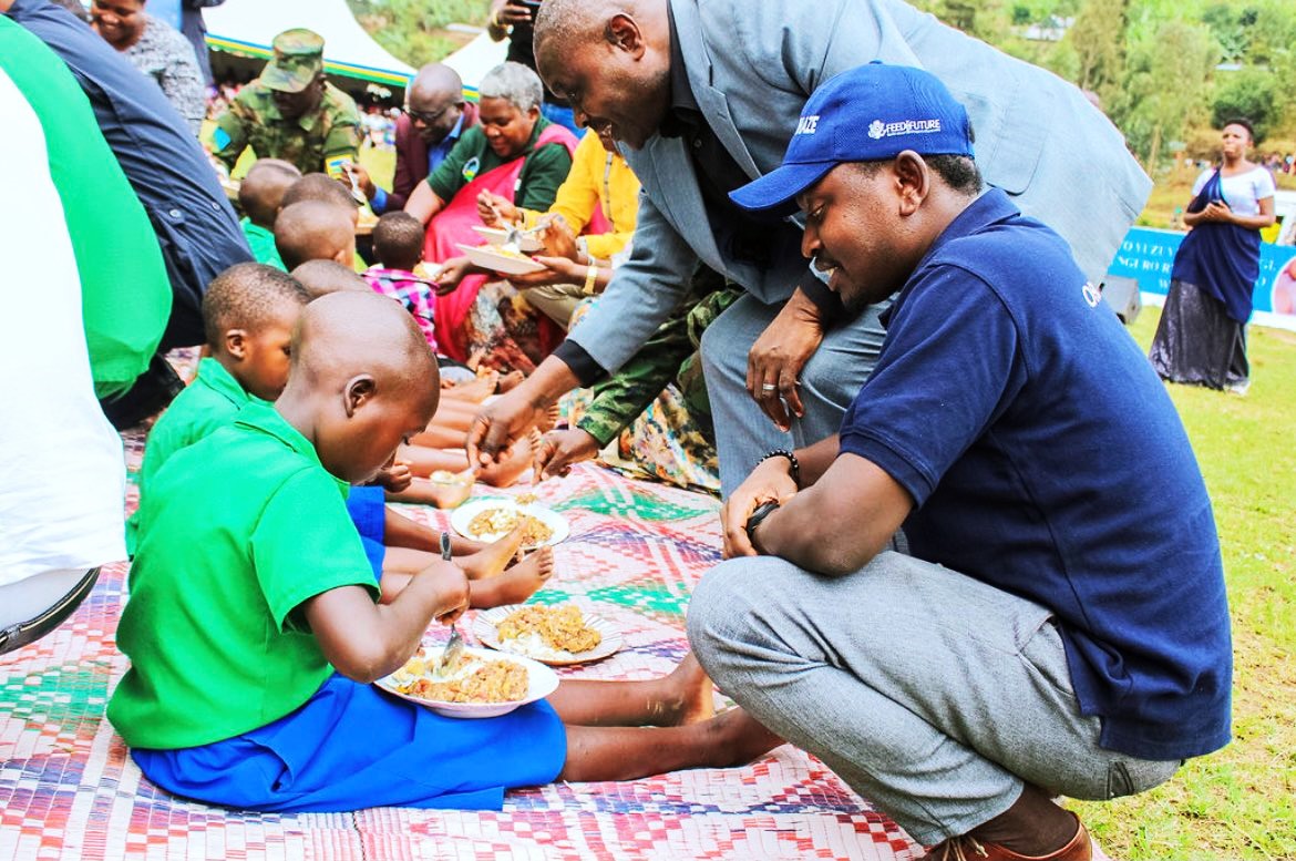Ababyeyi bashishikarijwe kugaburira abana indyo yuzuye