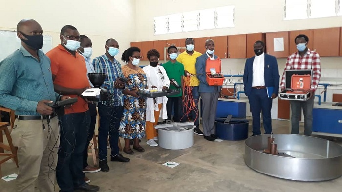 Umuhango wo gushyikiriza izo mashini ubuyobozi bwa INES-Ruhengeri