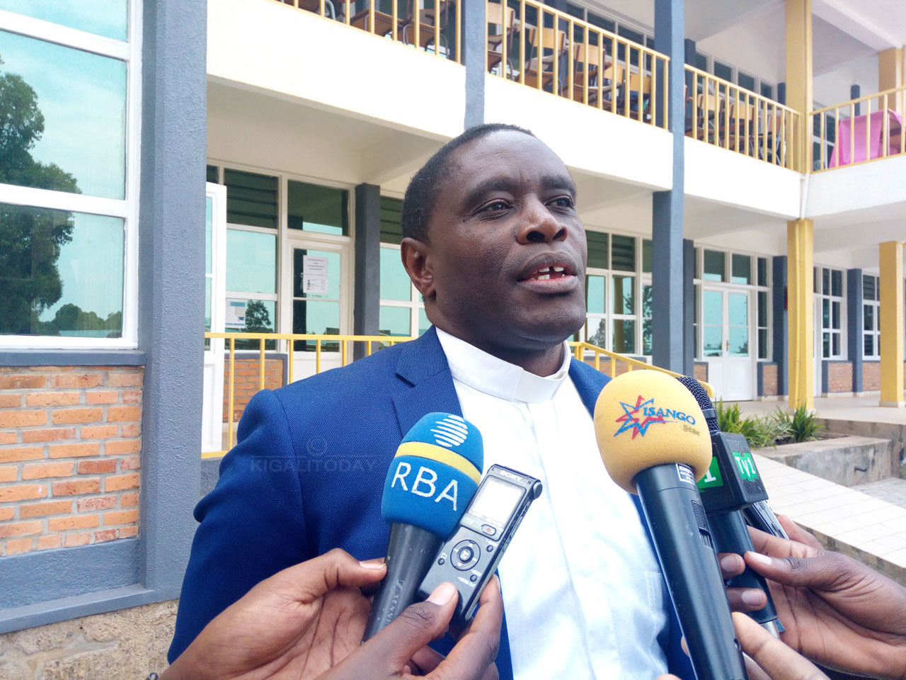 Padiri Dr. Fabien Hagenimana umuyobozi wa INES Ruhengeri