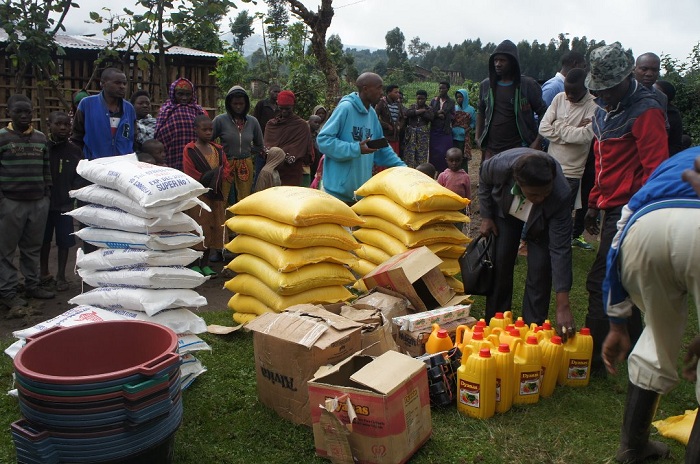 Abaturage bishimiye inkunga bagenewe na INES-Ruhengeri