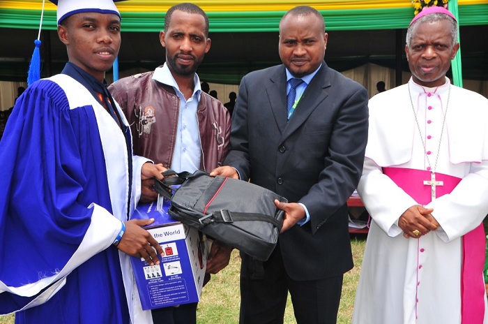 Abatsinze kurusha abandi bahawe ibihembo