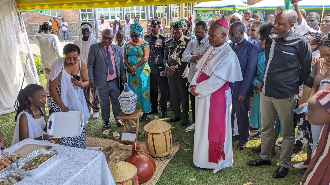 Aha barebaga bimwe mu bigize umuco nyarwanda