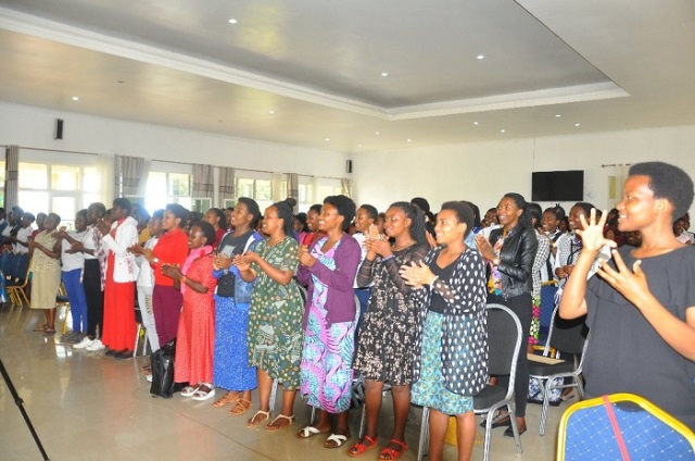 Abenshi mu bahawe buruse ni abo mu mwaka wa mbere wa kaminuza