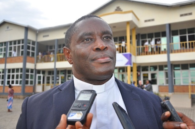 Padiri Dr. Hagenimana Fabien umuyobozi wa INES-Ruhengeri
