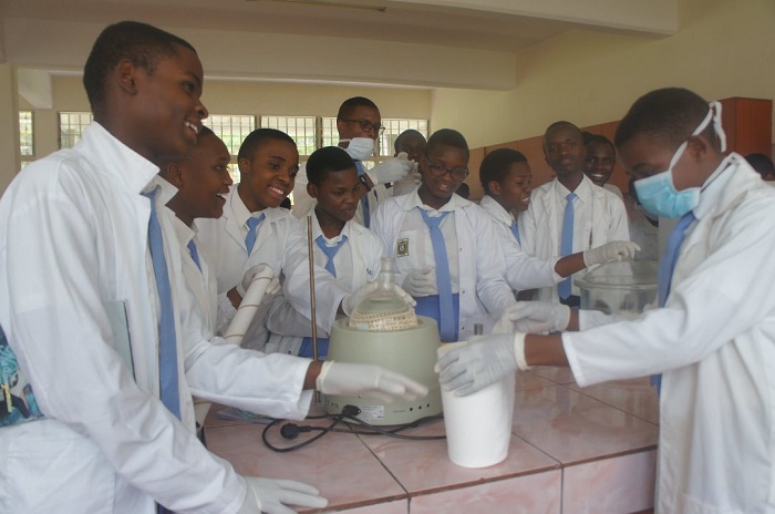 Abanyeshuri bishimiye urwego izi Laboratwari ziriho ku buryo ibyo bazigiyemo ngo bizatuma bitwara neza mu bizamini