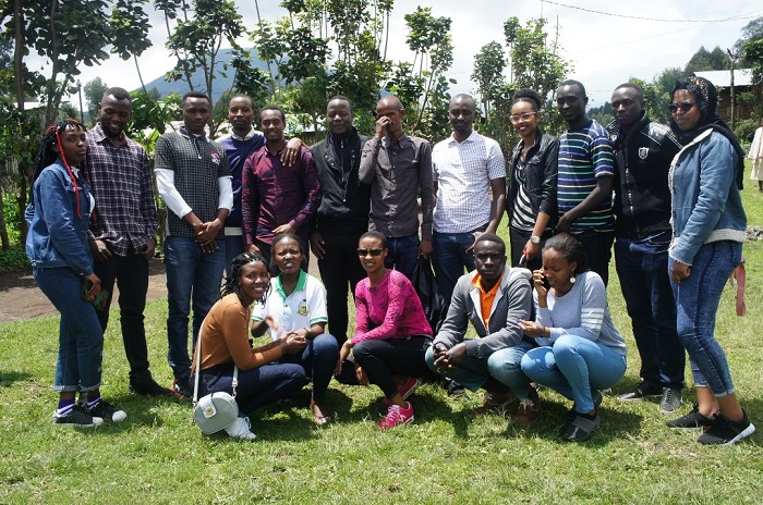 Abanyeshuri bayoboye abandi muri INES-Ruhengeri ni bo baherekeje iyo mfashanyo