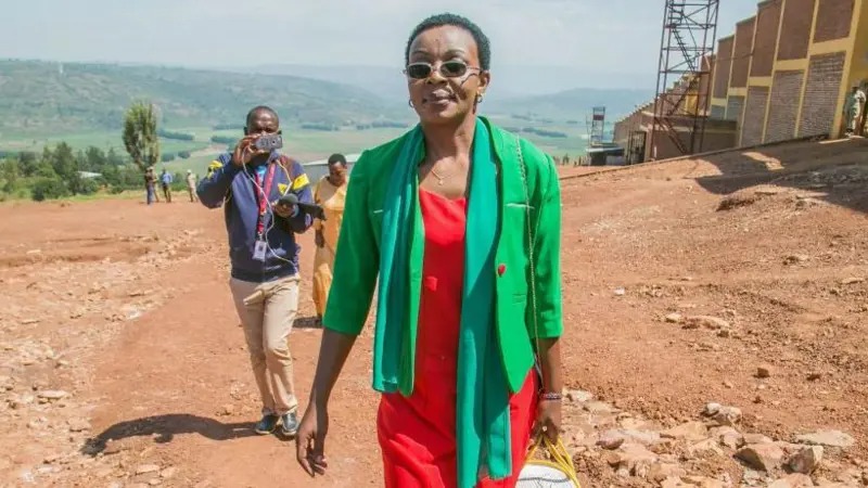 Ingabire Victoire ubwo yari asohotse mu Igororero rya Nyarugenge i Mageragere tariki 15 Nzeri 2018, nyuma yo guhabwa imbabazi n