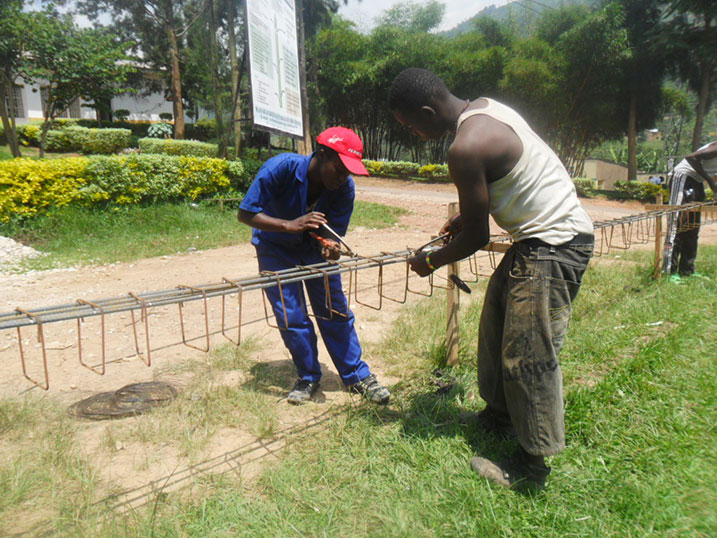 Ingabire avuga ko nta kazi kazamunanira yitwaje imbaraga nke za gikobwa.