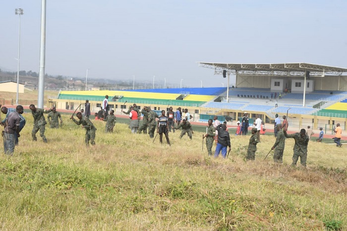 Ingabo nazo zari zabukereye