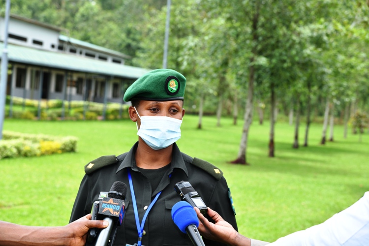 Sous Lieutenant Assoumpta Barinda yishimiye ubumenyi akuye muri ayo mahugurwa