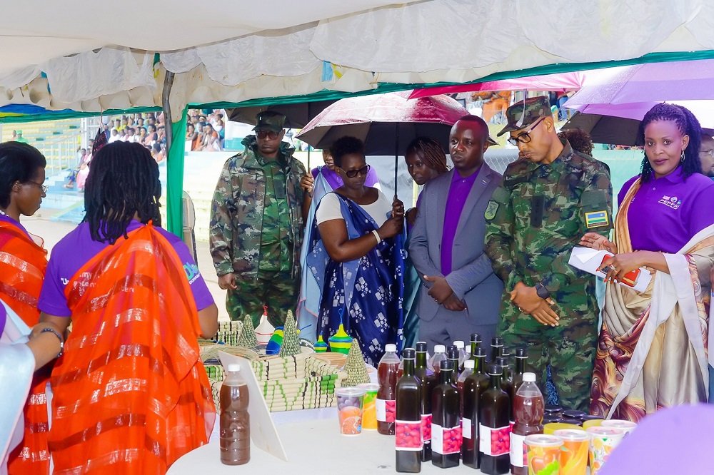 Abagore bageze ku rwego rwo gushinga inganda nto zitunganya umusaruro w'ubuhinzi