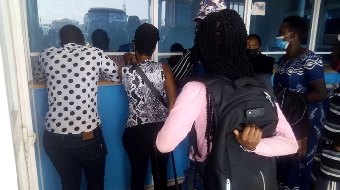 Abifuza kwambuka umupaka wa Uganda ni benshi ariko ababishobora ni bake