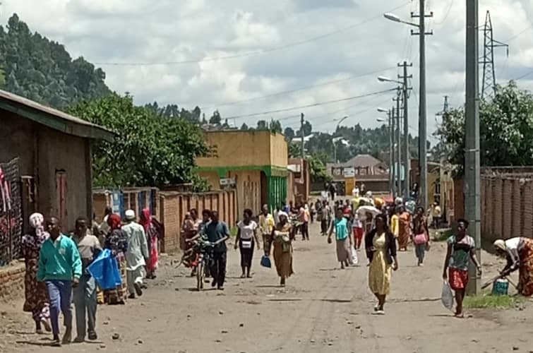 Hari ahagiye hagaragara abantu benshi bakora ingendo zidafite ishingiro