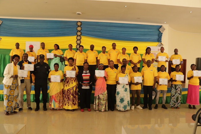 Bamwe mu batanze inzu zabo zigakorerwamo nk'ingo mbonezamikurire bashimiwe