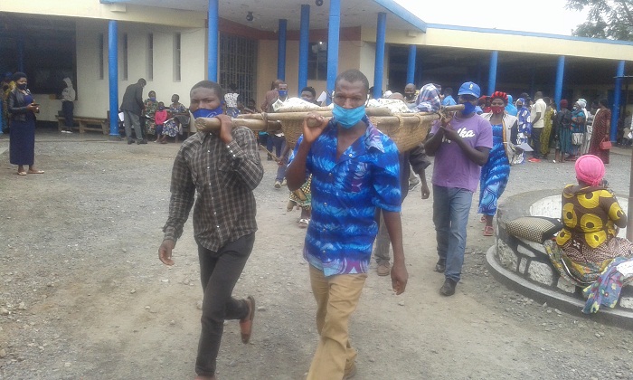 Abo mu murenge wa Muko bavuga ko guheka mu ngobyi ari umuco w