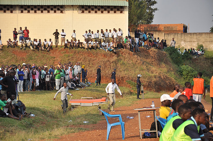 Ingobyi yaje kumutwara itinze.