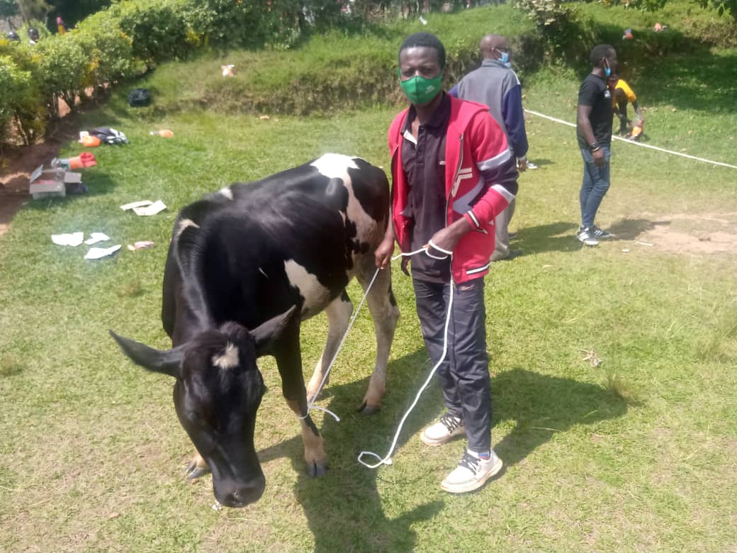 Aborojwe inka bemeje ko basezereye ubukene