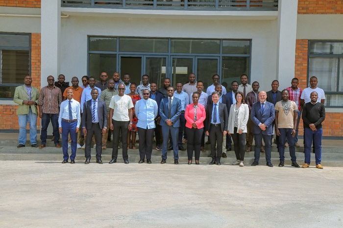 Amahugurwa bahawe abasigiye icyizere cy