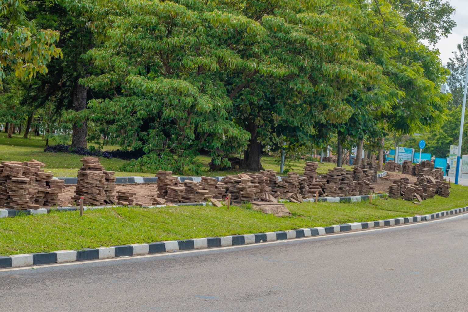 Mu nkengero hazashyirwa intebe rusange zo kwicaraho