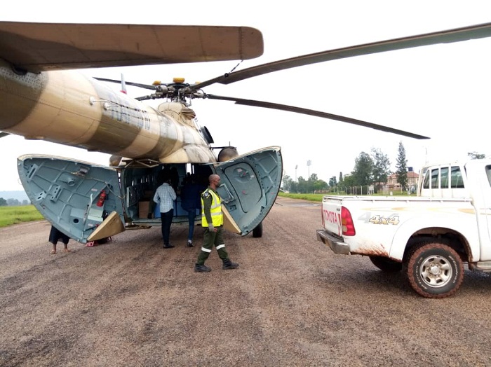 Inkingo za Covid-19 zirimo kugezwa mu turere hifashishijwe indege za Kajugujugu