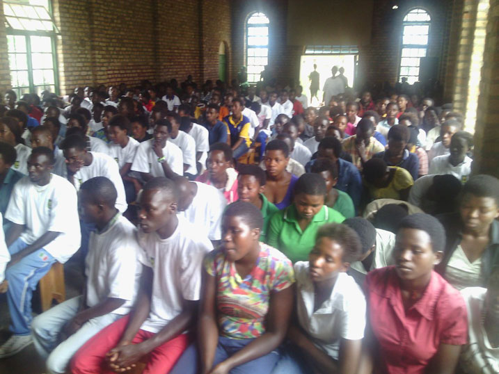 Inkomezabigwi za Muhanga zivuga ko mu rwego rwo kurwanya ubushomeri zigiye gutangiza agasanduku ko kwizigama.