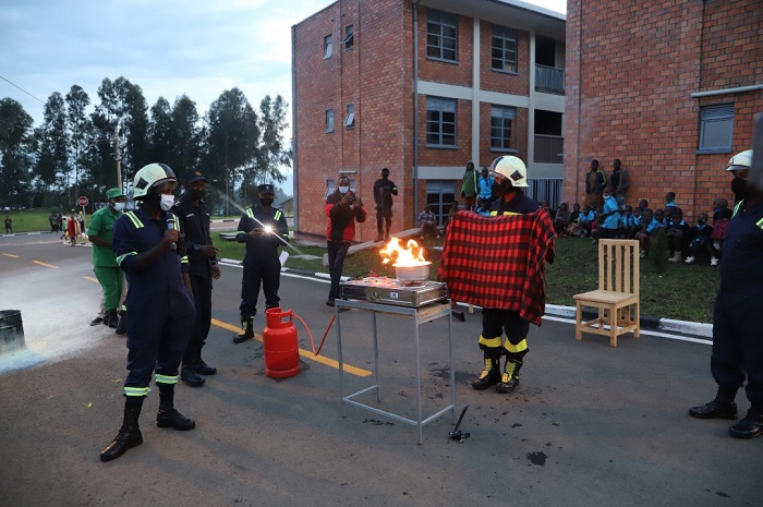 Kuba abatuye mu Mudugudu w'icyitegererezo wa Kinigi bakoresha Gaz, ni ngombwa ko basobanukirwa n'uko ubutabazi bw'ibanze bukorwa mu gihe haramuka habayeho inkongi