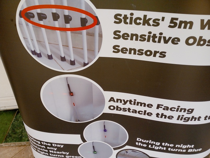 Iyo nkoni icana ututara tw'amabara atandukanye bitewe n'ubutumwa ishaka gutanga