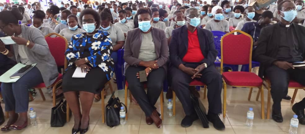 Guverineri Kayitesi n'abashyitsi baje kwifatanya kwibuka urubyiruko rwazize Jenoside