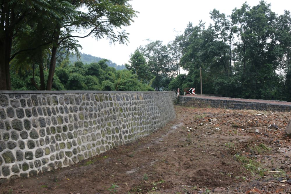 Inkuta zubatswe zitanga icyizere cyo gukumira amazi ya Sebeya