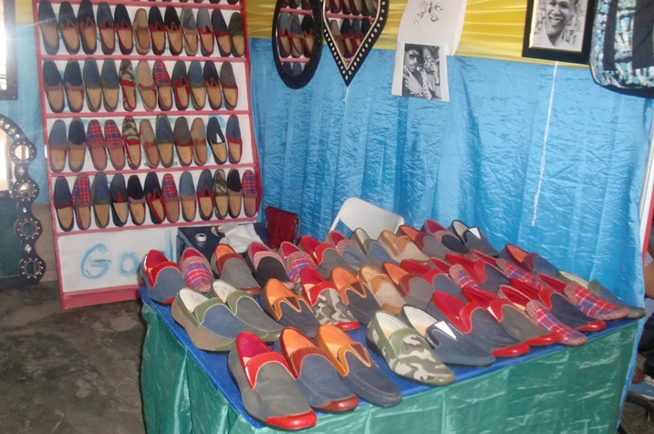 Inkweto zikorwa na Uwamahoro Emmanuel ngo zikundwa n'urubyiruko cyane.