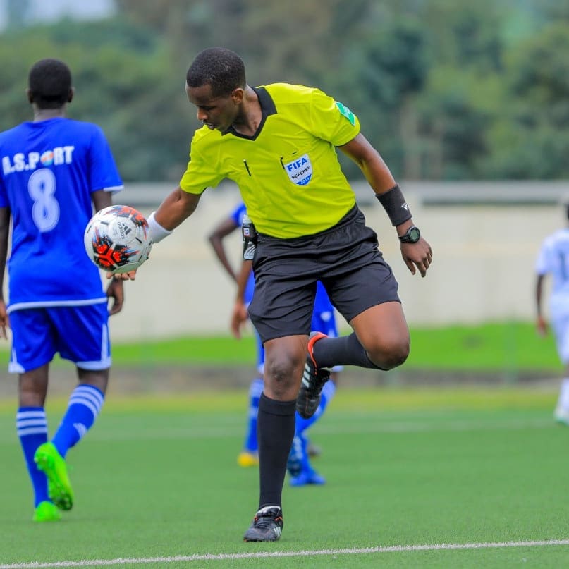 Uwikunda Samuel ni umwe mu bazasifura hagati muri CHAN izabera muri Algeria