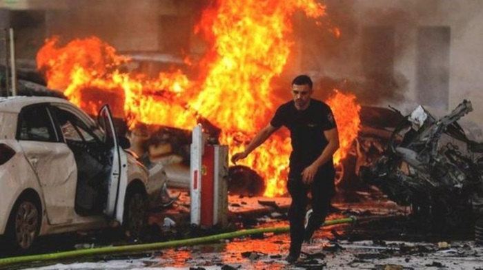 Isiraheli ngo izakomeza gusuka umuriro kuri Gaza kabone n'ubwo amahanga akomeje kuyihanangiriza