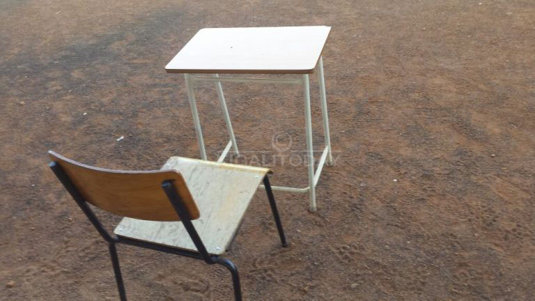 Intebe yari kwicaraho umusifuzi wa kane