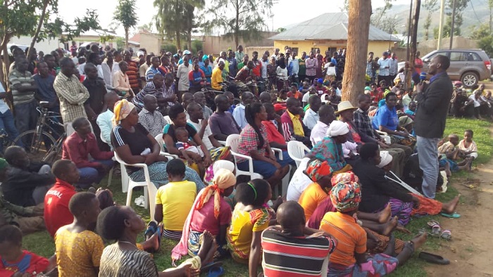 Guverineri Mufulukye avuga ko inteko z'abaturage zo kuwa gatanu zidakuraho siporo ku bakozi ba Leta