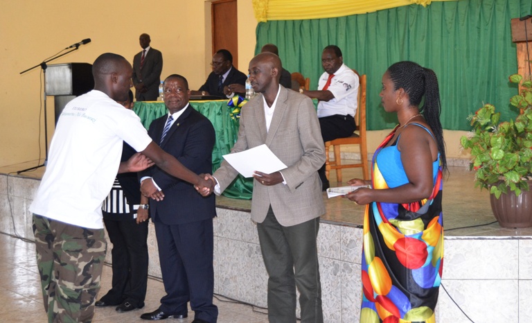 Intore z'abajyanama mu bucuruzi zanahawe impamyabushobozi.