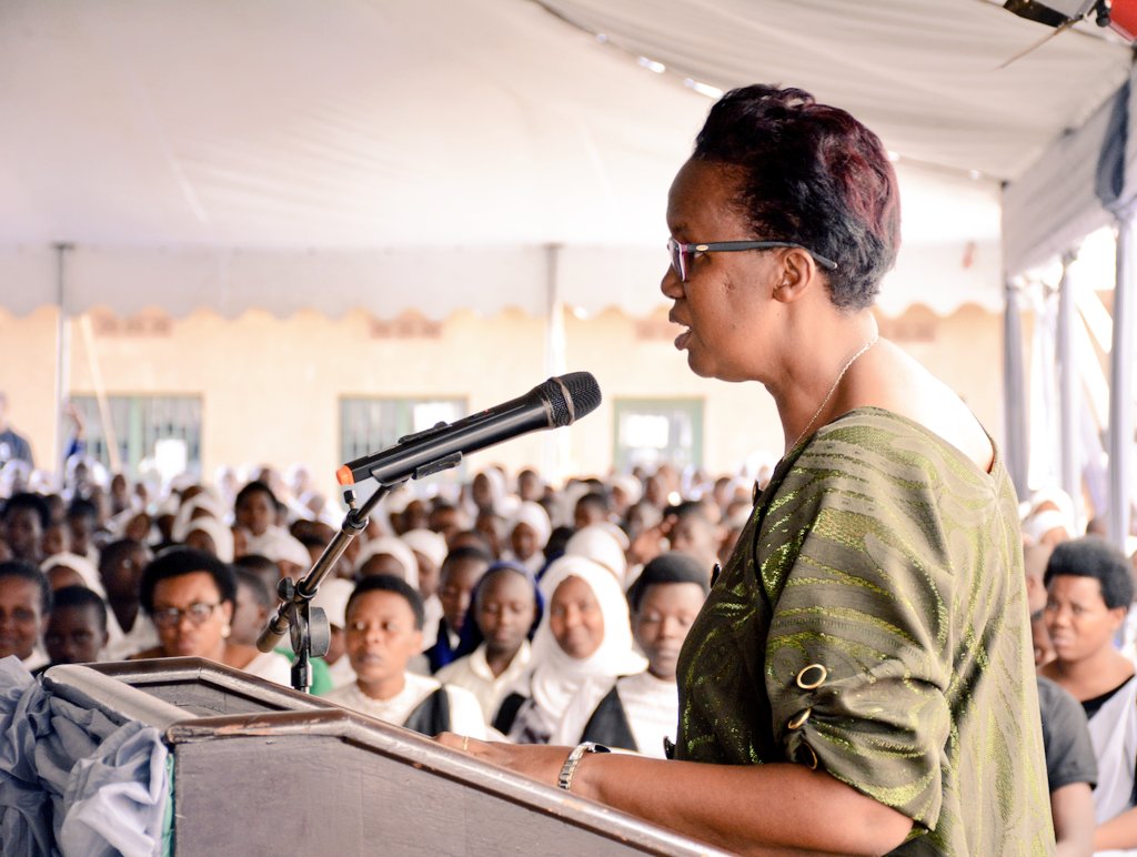 Umunyamabanga Nshingwabikorwa w'Umurenge wa Rwezamenyo, Nirera Marie Rose