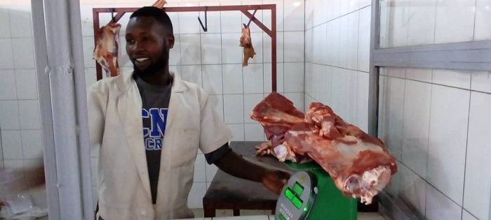 Abacuruza inyama nabo bishimiye gukira imvune zo kuzizamura mu isoko