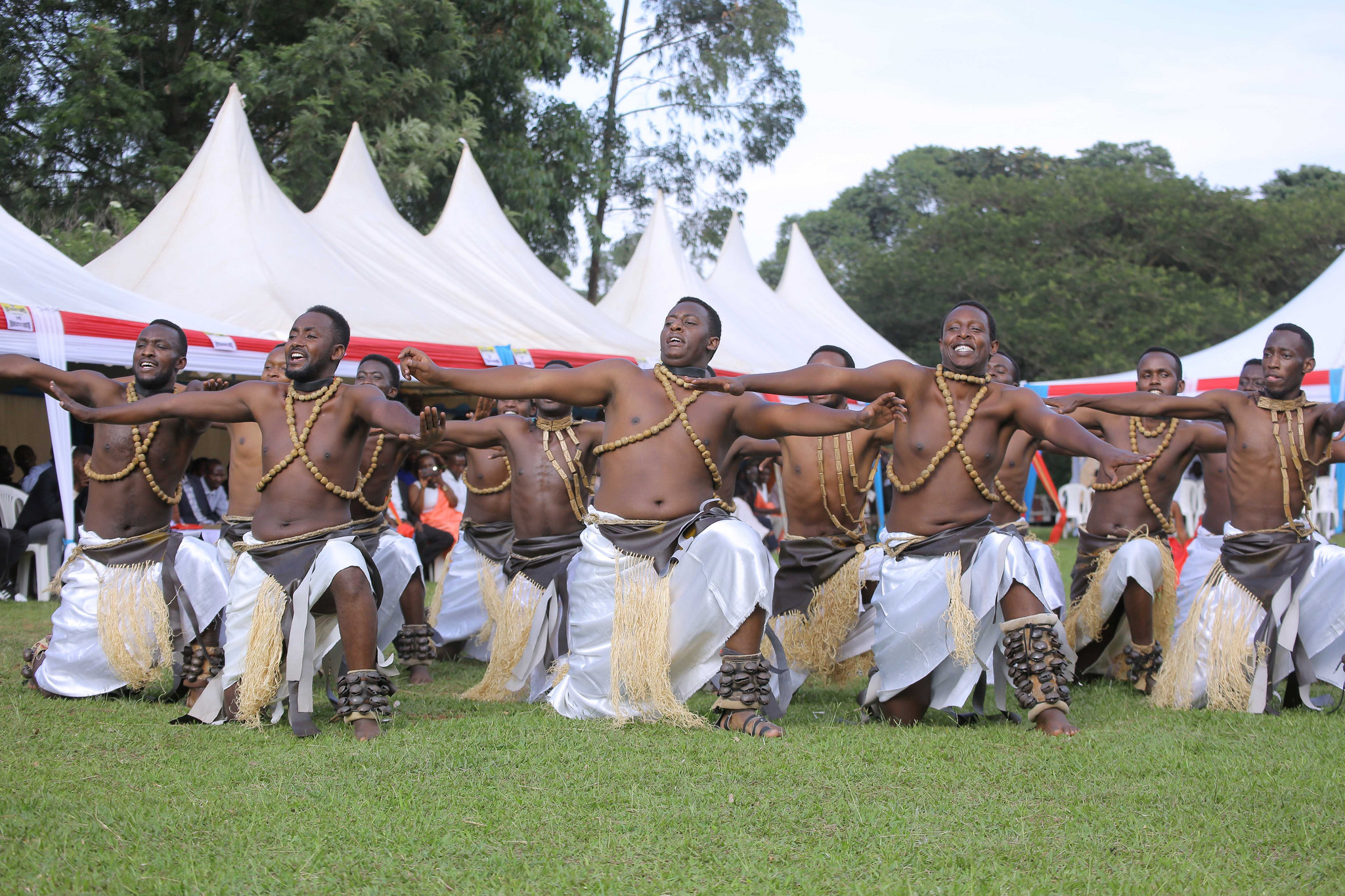 Ibi birori byasusurukijwe n'abasoe ndetse n'Inkumi z'itorero rya AERG ryitwa Inyamibwa