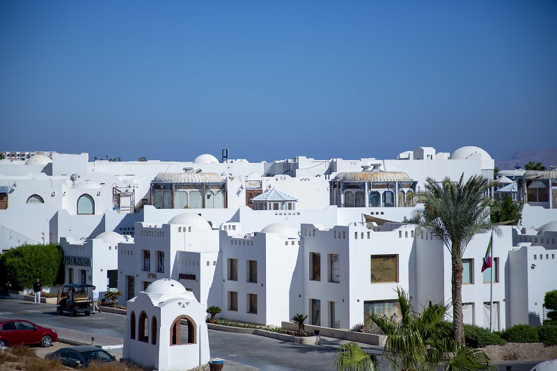 Ku nyanja itukura hari ibikorwa remezo bikorerwamo ubucuruzi