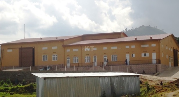 Inyubako uru ruganda ruzakoreramo.