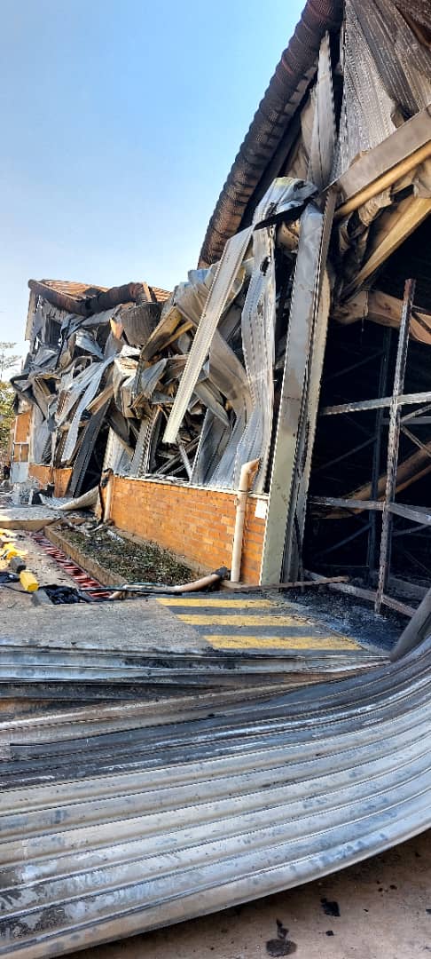 Inyubako yahiye irakongoka