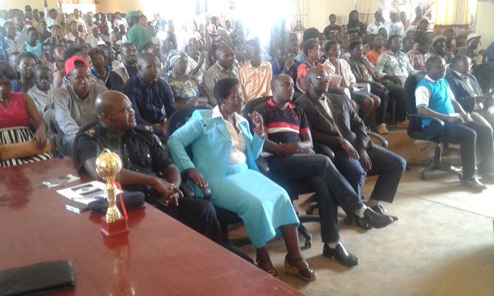 Hari abafana benshi bo mu nzego zitandukanye kandi wabonaga banyuzwe.