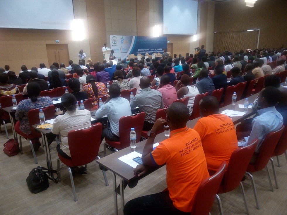 Inzego zitandukanye ziraganira uko imirire myiza yazamuka mu bana bato