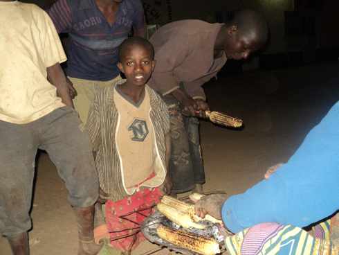 Bagiye kurari ibigori byokeje.