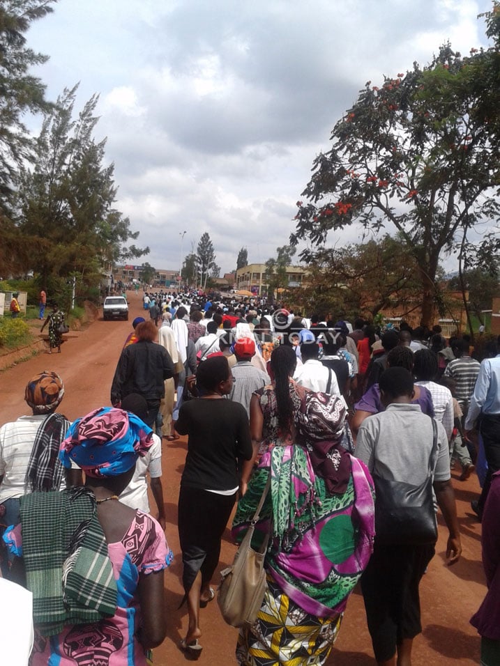 Huye: Bakoze Inzira Y’umusaraba Uwakinnye Ari Yezu Baramubamba (Amafoto ...