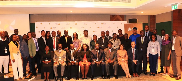 Inzobere z'Urwego rw'Umuryango wa Afurika Yunze Ubumwe rushinzwe kugenzura imiterere y'imiyoborere mu bihugu bya Afurika, zigaragaza ko urubyiruko n'abagore bakwiye kongerwa mu nzego z'imiyoborere mu bihugu bya Afurika