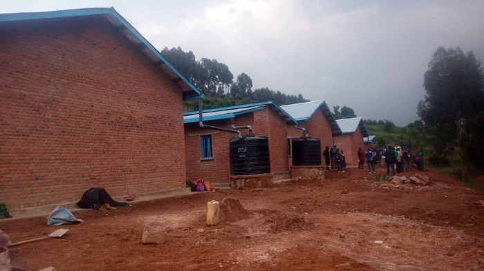 Akarere ka Burera gakomeje urugamba rwo gushakira amacumbi imiryango itishoboye, aho muri uyu mwaka wa 2021 kazubakira imiryango 192.